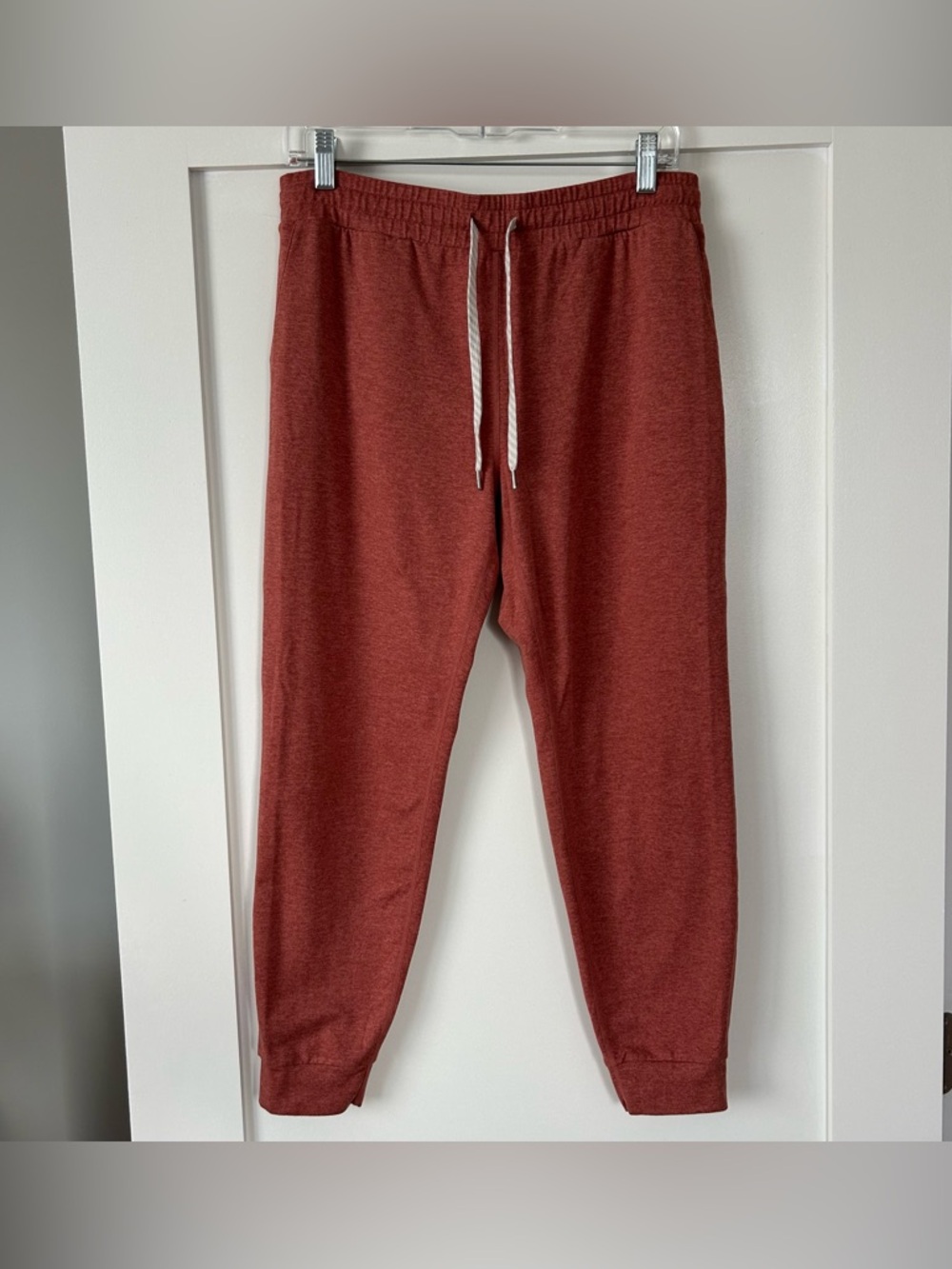 Vuori Performance Jogger Sweatpants Red Size Medium